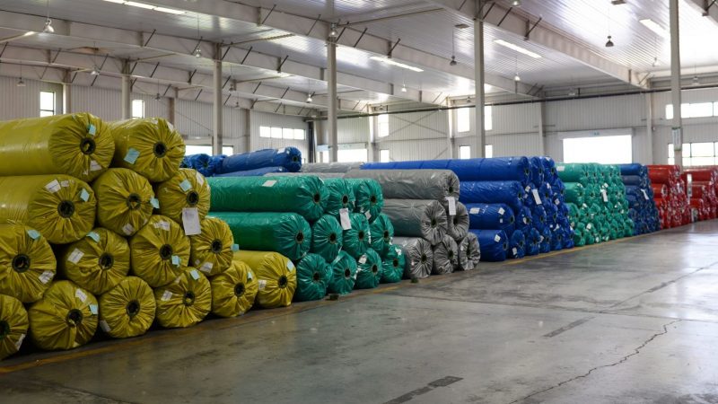 A simple guide to producing synthetic grass – Wrapping, packing, shipping and unloading